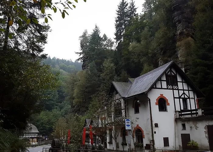 Romantic Chateau Krásná Lípa