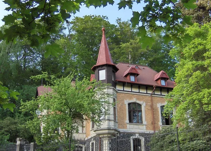 Pensionat Romantic Chateau 3*